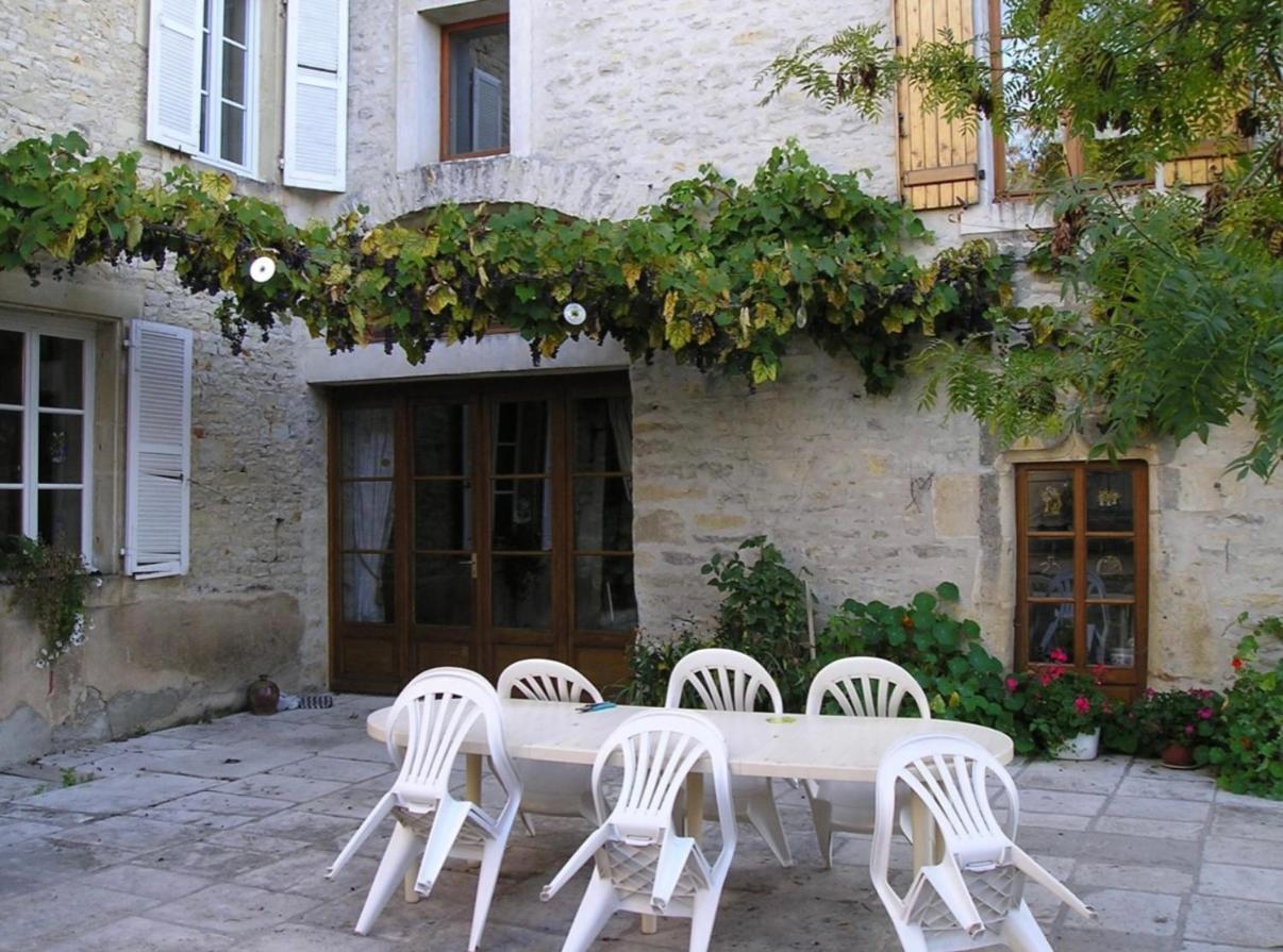 Le Clos Du Merry Joux-la-Ville Exterior foto